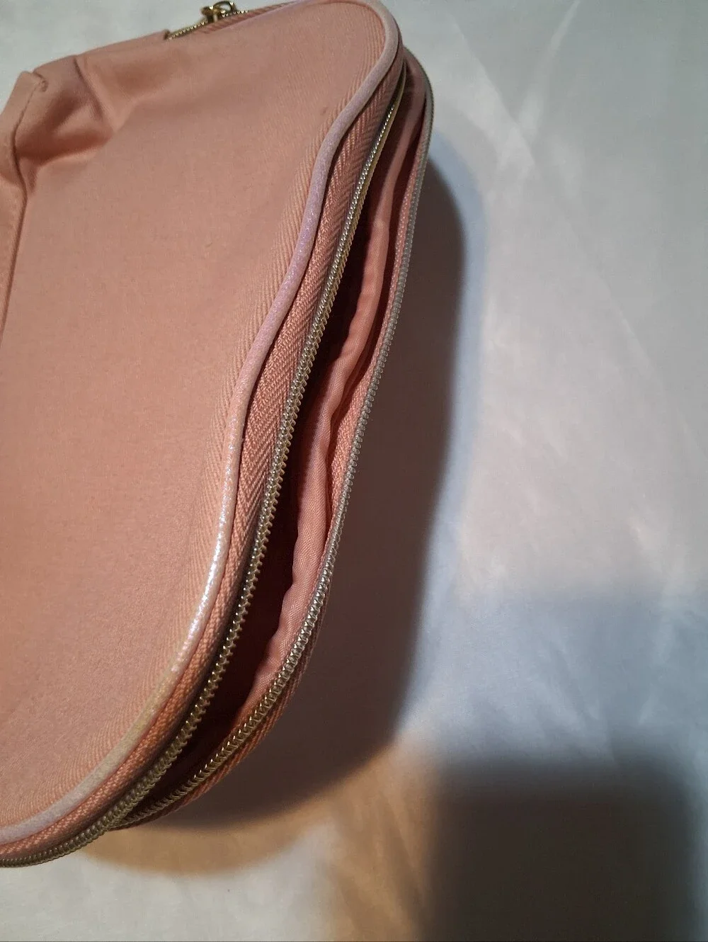 Lancôme Paris Pink Canvas Cosmetic Case Gold Tone Hardware Zip Travel Bag